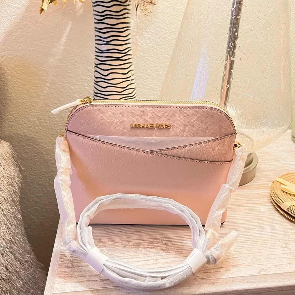 Michael Kors Jet Set Travel Medium Dome Crossbody Bag